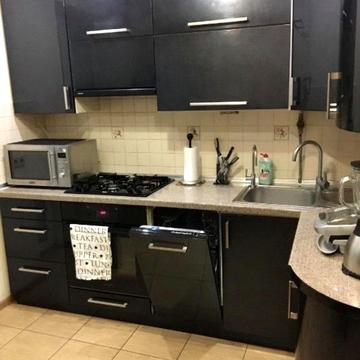 Угорська вул., 17