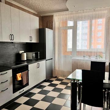 Оренда 2 к.к Пчілки 3а, є генератор, ремонт