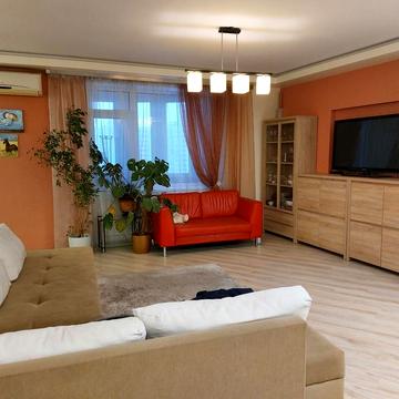 Дніпровська набережна вул., 19-А