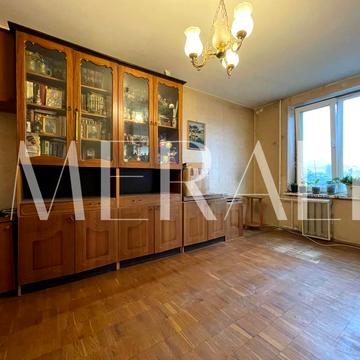 Борщагівська вул., 12