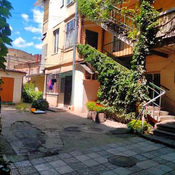 Базарна вул., 87