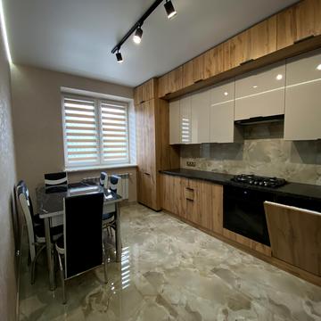 Національної Гвардії вул., 16