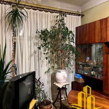 Миколи Зерова вул., 6