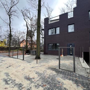 Києво-Мироцька вул., 123-П