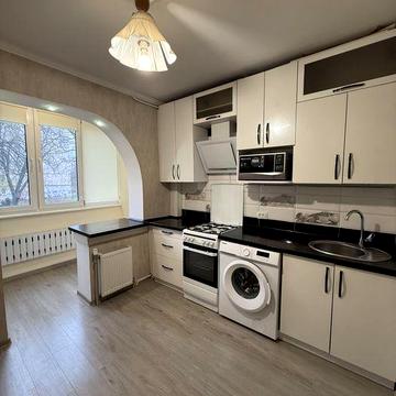 Оренда 1- но кімнатної квартири в центрі міста, лічильник на тепло,ЦУМ