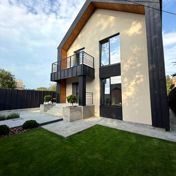 Варшавська вул., 114