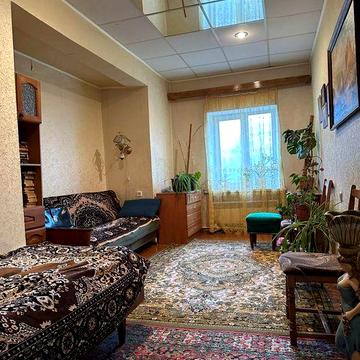 Продам 3 кімнатну квартиру в центрі м.Шептицький