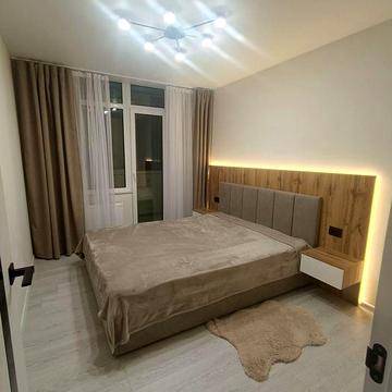 Оренда 2-х кімнатна квартира з великою кухнею вітальнею