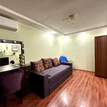 Маршала Рокосовського просп., 10