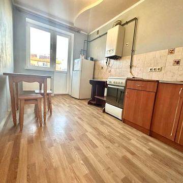 Кільцева вул., 12