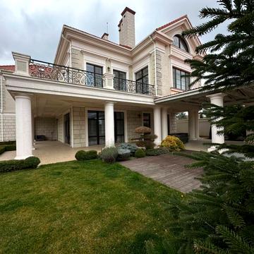 Зої Космодемянської, 1/12