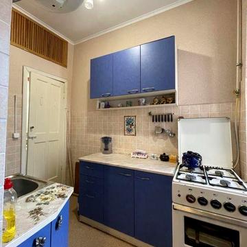 Продам трехкомнатную квартиру на ул. Прохоровской