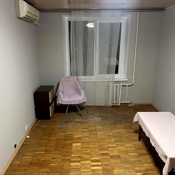 Андрія Малишка вул., 13