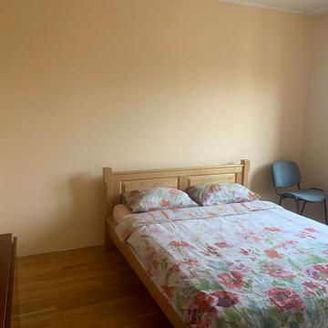 2-х кімнатна вартира помісячно для відряджених.по вул.Павла Глазового