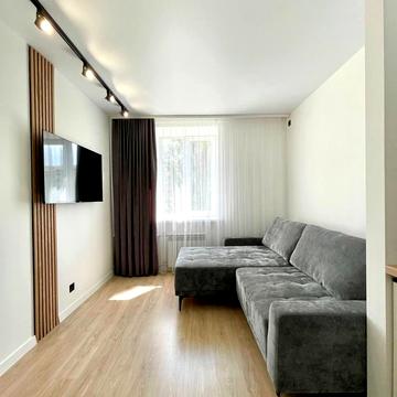 Соборності просп. (Воззєднання), 10/1