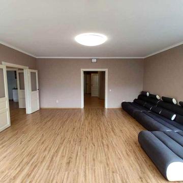 Продаж 4-к квартири. Раїси Окіпної, 8. 3 пов. Русанівка. Лівобережна ЖК Придніпровський