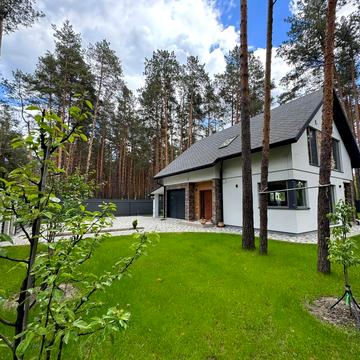 Садова вул., 28