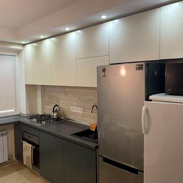 Двохкімнатна з гарним ремонтом. Метро Салтівська, 533 мікрорайон.