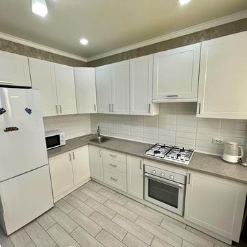 Дворецька вул., 46