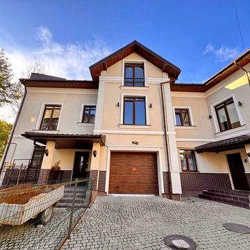 Продаж багатокімнатного будинку 265.1 кв. м на вул. Парфановичів 9