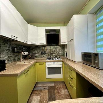 БЕЗ КОМІСІЇ! велика 3 кімнатна квартира. ПИСЬМЕННИКІВ парк