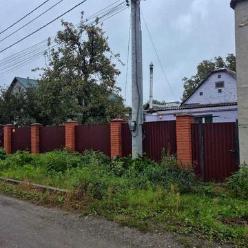 Вчительська вул., 1