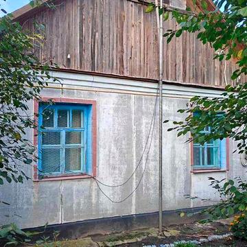 Продам будинок в Чуднівському районі, з господарськими будівлями