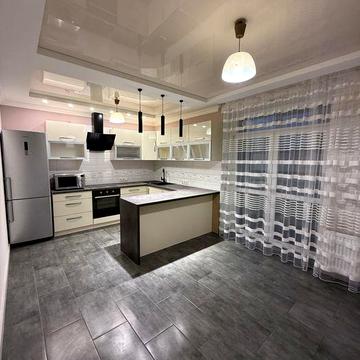 Продаж 2-х кітнатної  квартири вул.Жужоми ЖК Нова Митниця