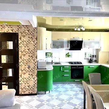 Простора 2 кімнатна квартира з євроремонтом, район Половки.