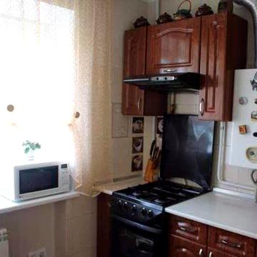 Продам 2-х к.кв. Вул. Перемоги 4/5