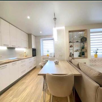 Юрія Іллєнка вул. (Мельникова), 5