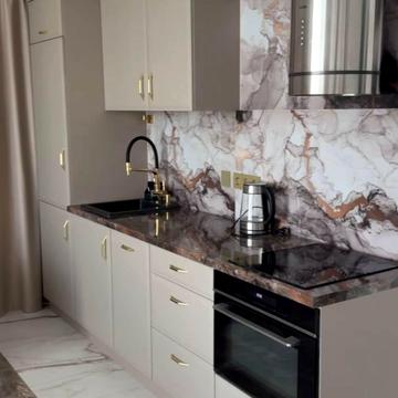 Анни Ахматової вул., 46