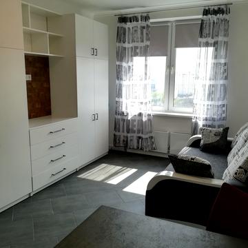 Валерія Лобановського просп. (Червонозоряний), 4-Ж