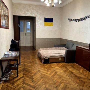 Продаж 2к Квартира Коновальця Євгена вулиця