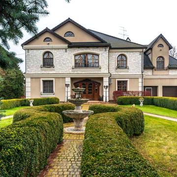 Оренда 2х будинків 631 кв.м 35 соток