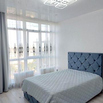 Академіка Філатова вул., 2/1