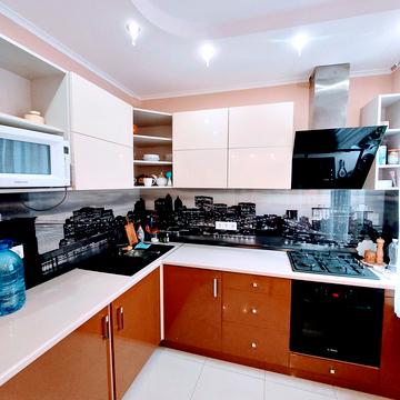 Пилипа Козицького вул., 3