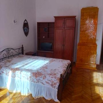 Оренда 2 кімнатної квартири в центрі. Площа Ринок