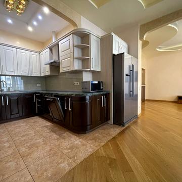 Андрія Верхогляда вул. (Михайла Драгомирова), 12