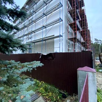 Без%Двокімнатна квартира 53м2,до метро 5 хв пішки ,ремонт частковий