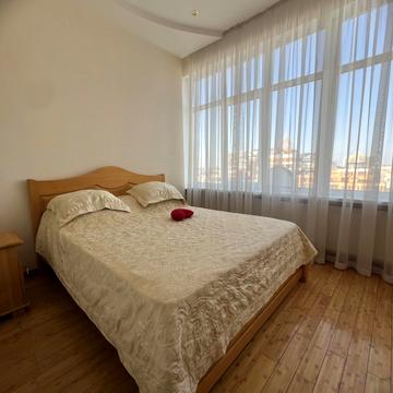 Генуезька вул., 5