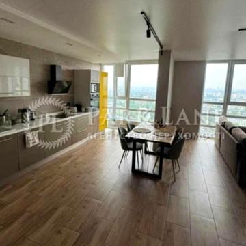 Миколи Гулака вул., 4