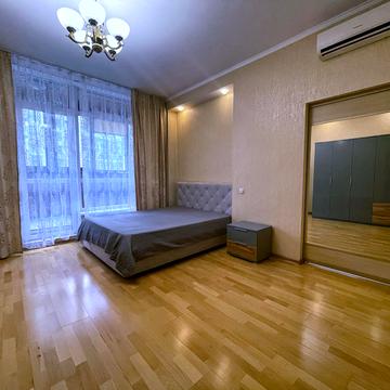 Андрія Верхогляда вул. (Михайла Драгомирова), 5