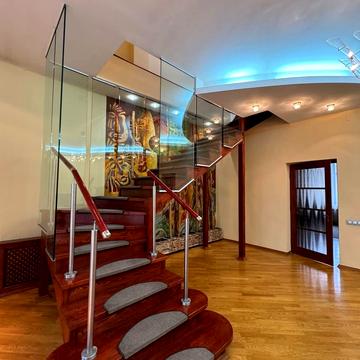 Євгена Коновальця вул. (), 25