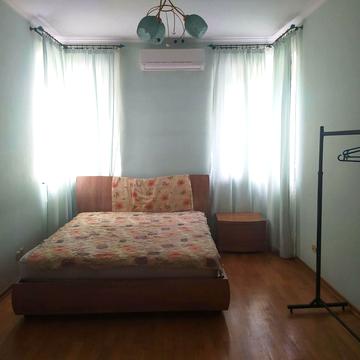 Івана Франка вул., 51