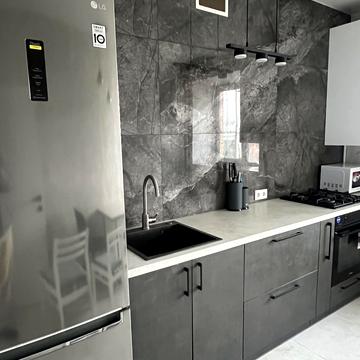 Харківська вул., 6, секція 1