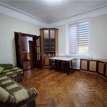 Кобилянської вул., 17