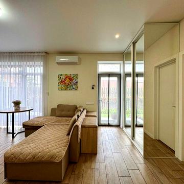 Одноповерховий дуплекс з ремонтом,меблями поруч є садочок в Стоянці