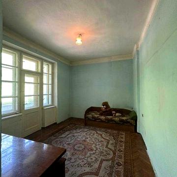 Продам просторий АВСТРІЙСЬКИЙ ЛЮКС в центрі без комісії