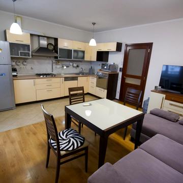 Світлий пров., 13а